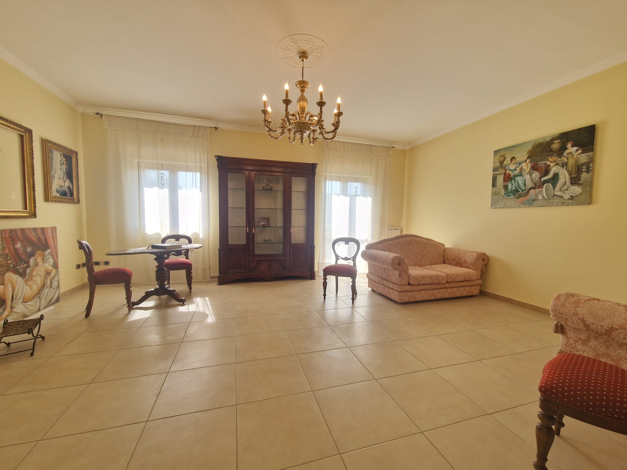 Villa in Vendita a Trani - 3 livelli (1.414/mq)